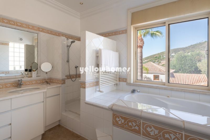 3 bed villa with guest house, pool, 2 garages and sea view near Santa Bárbara de Nexe